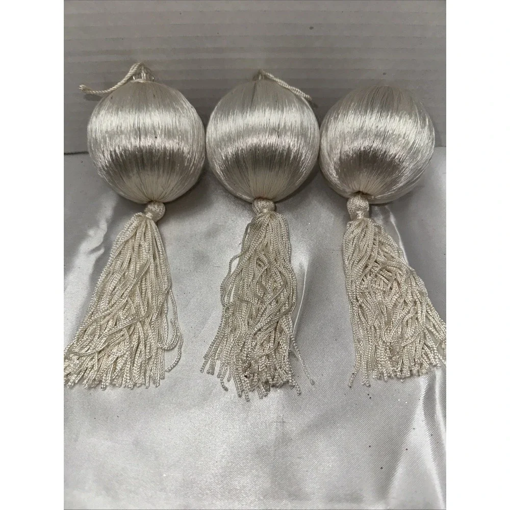 Pier‎ One Imports Ornament Set Of 3 Tassel Flawed